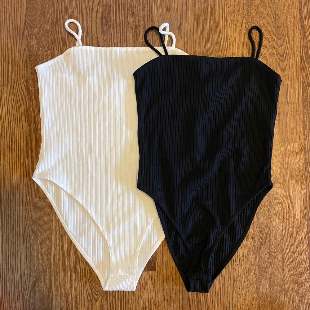 *Never worn* 2 Topshop Ribbed Bodysuits Size 10 & 8